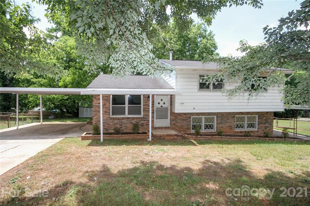 2431 Woodleaf Drive
