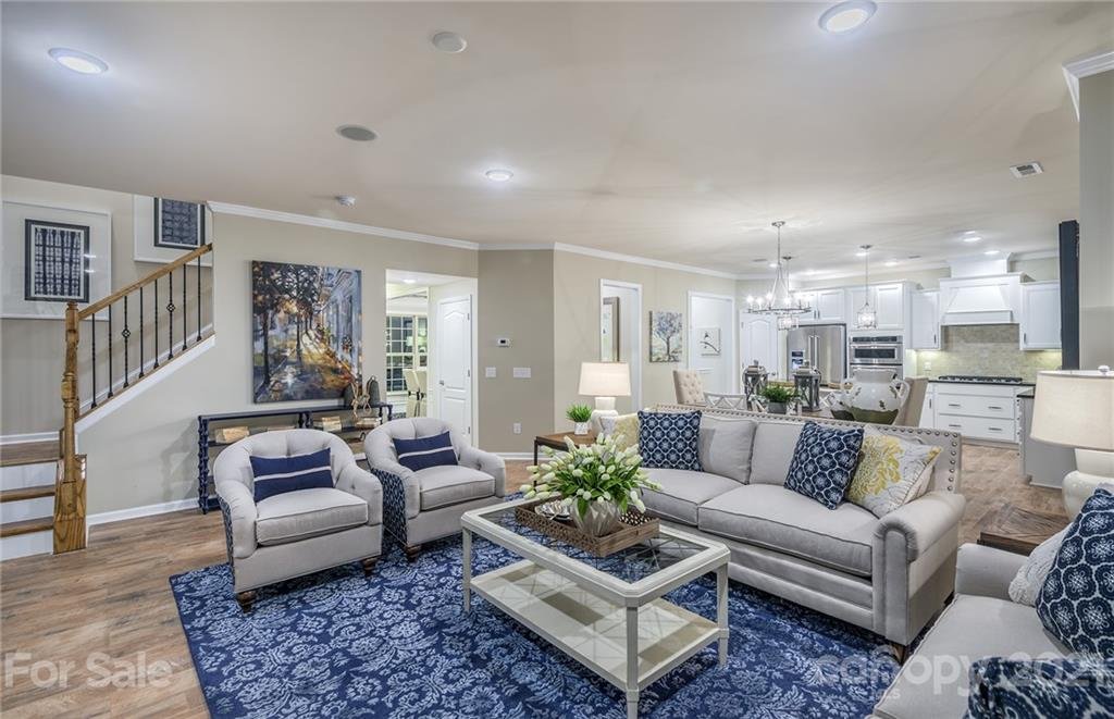 1045 Wellington Avenue 068