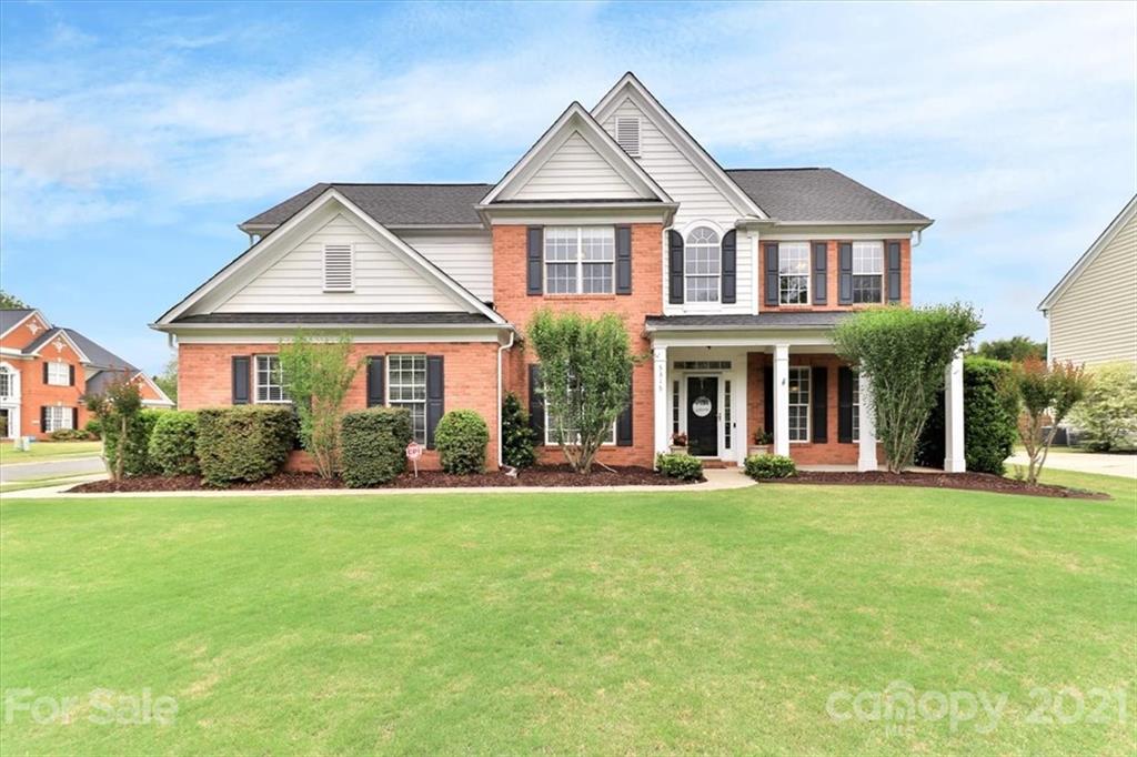 5315 Sir Lionel Court