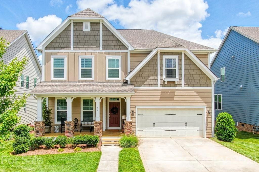 525 Lakeview Drive