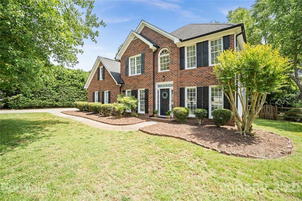 3255 Roberta Farms Court