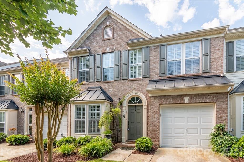 133 S Arcadian Way