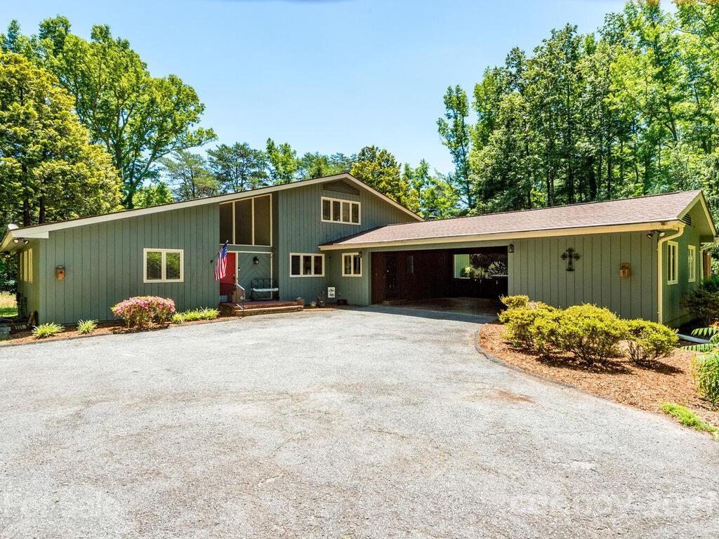 1032 Hooper Creek Road