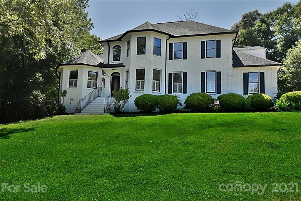 2825 Briar Circle