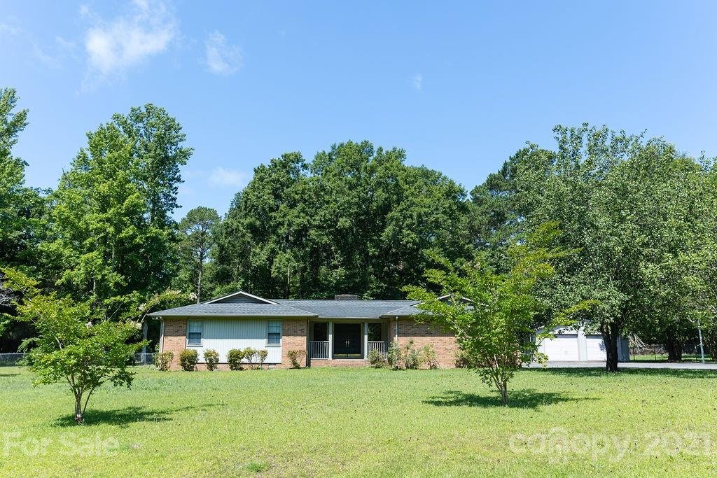 2950 Woodland Hill Way