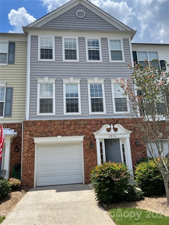 2916 Castleberry Court