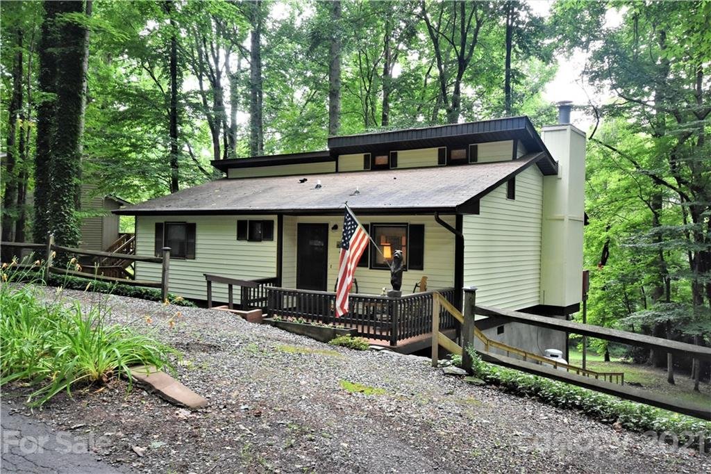 211 Blue Jay Loop