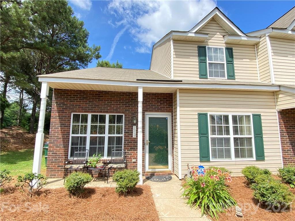 7712 Petrea Lane