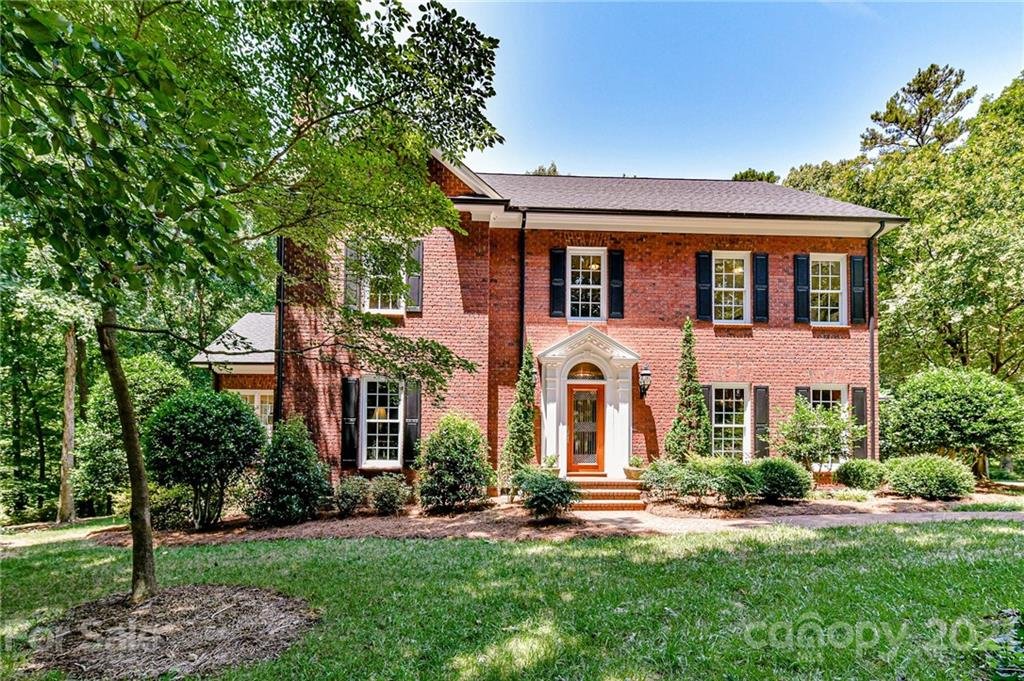 903 Waterview Lane
