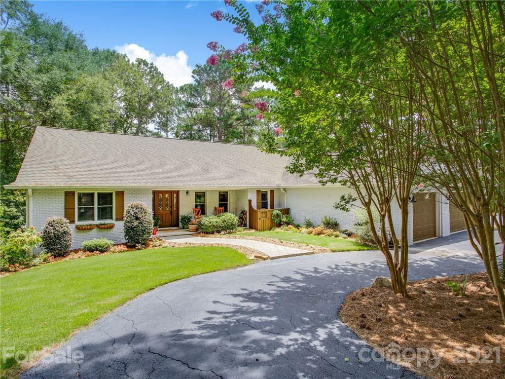 209 Commodore Drive