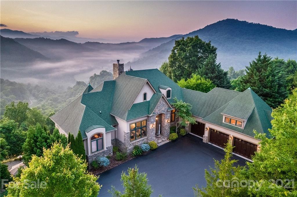 326 Summit Drive