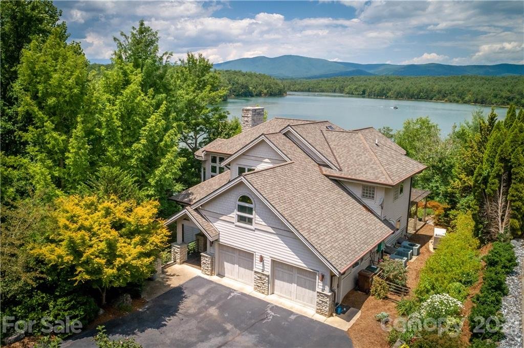 2278 Lake Forest Cove
