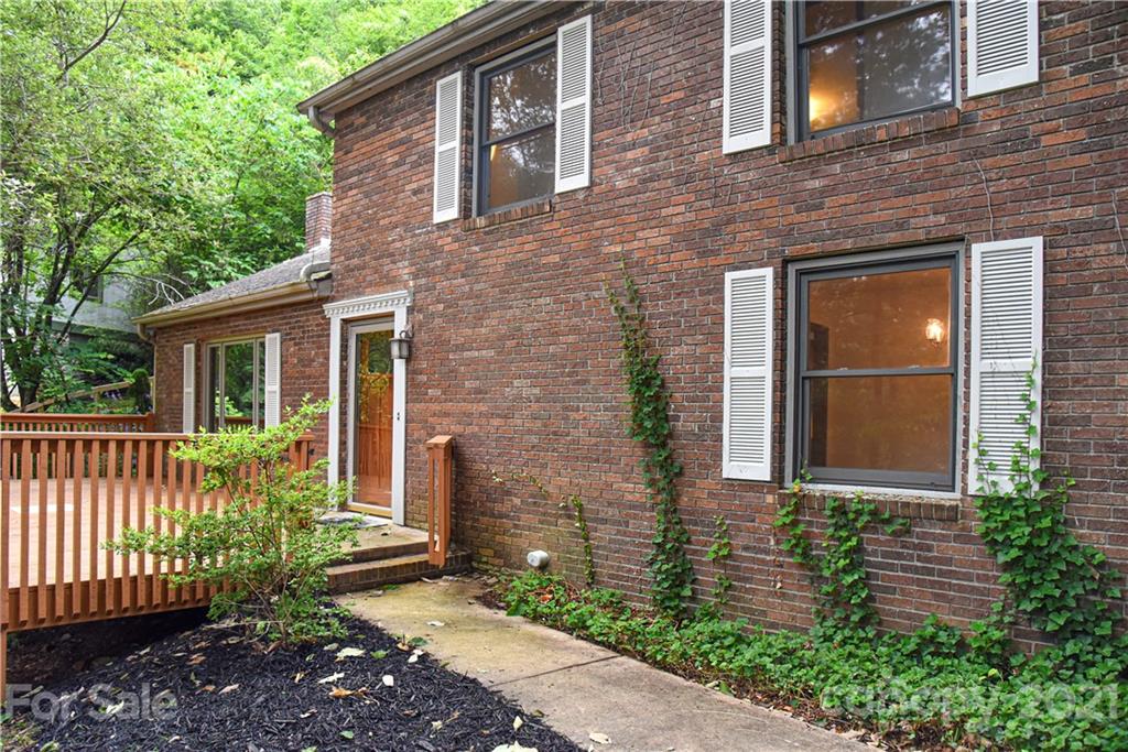 15 Elmwood Lane