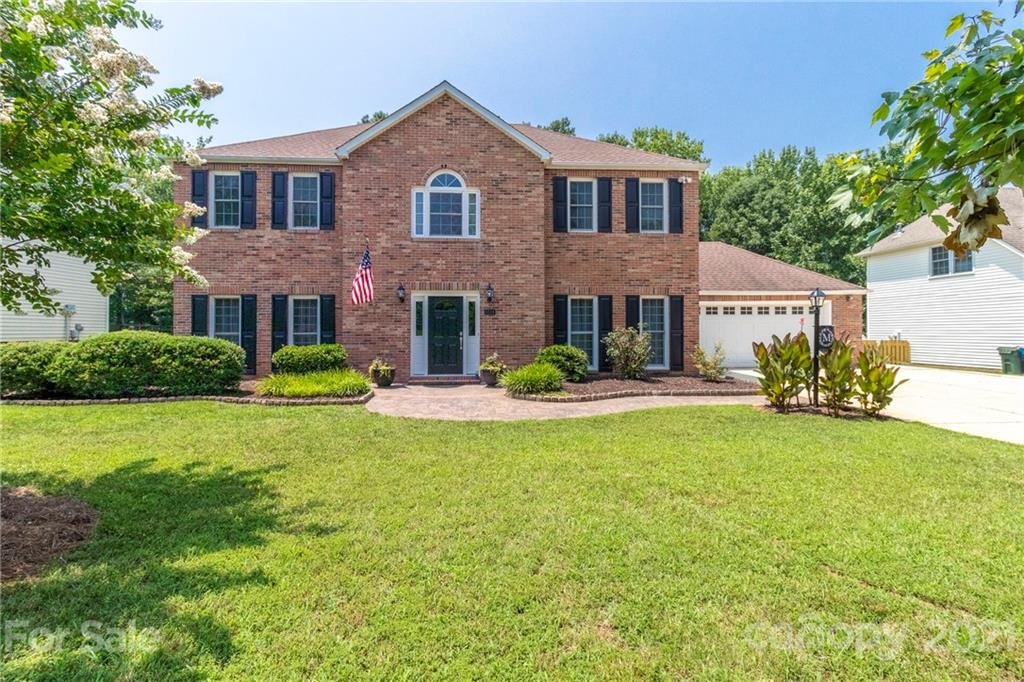 1714 Walnut Crest Lane
