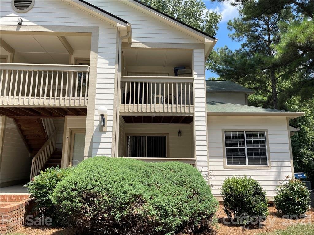 1021 Churchill Downs Court
