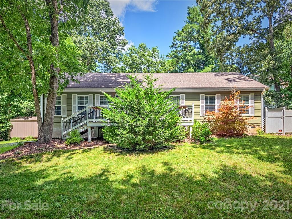 101 E Arbutus Trail