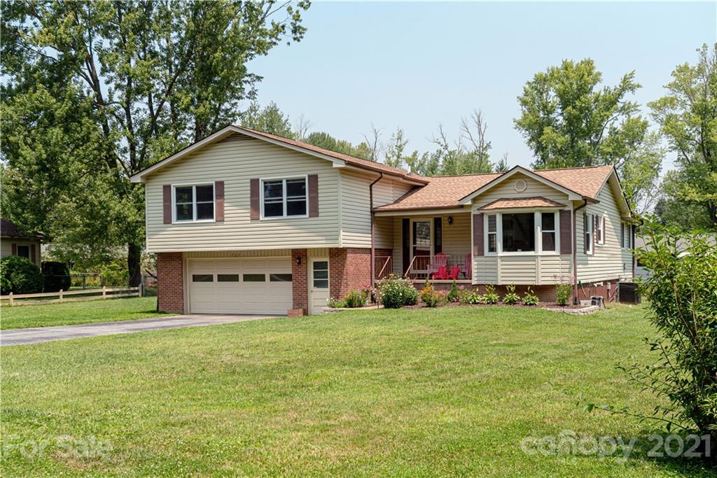 724 Shadywood Lane