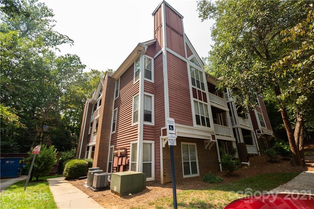 2500 Cranbrook Lane 6