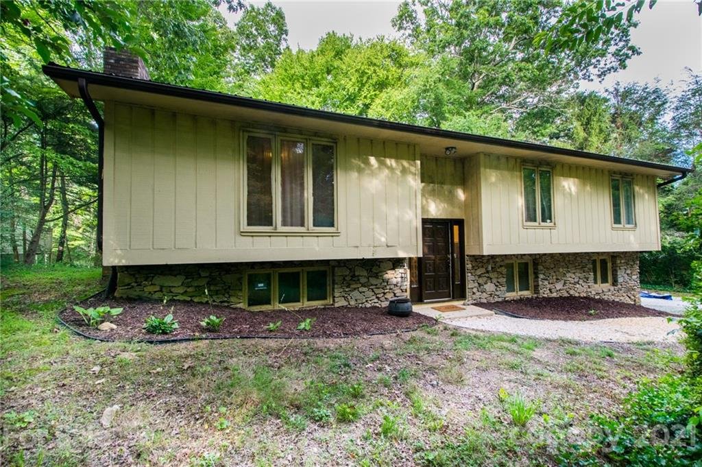100 Greenbriar Avenue