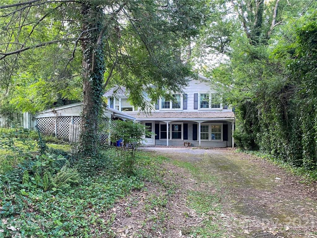 608 Ferncliff Lane