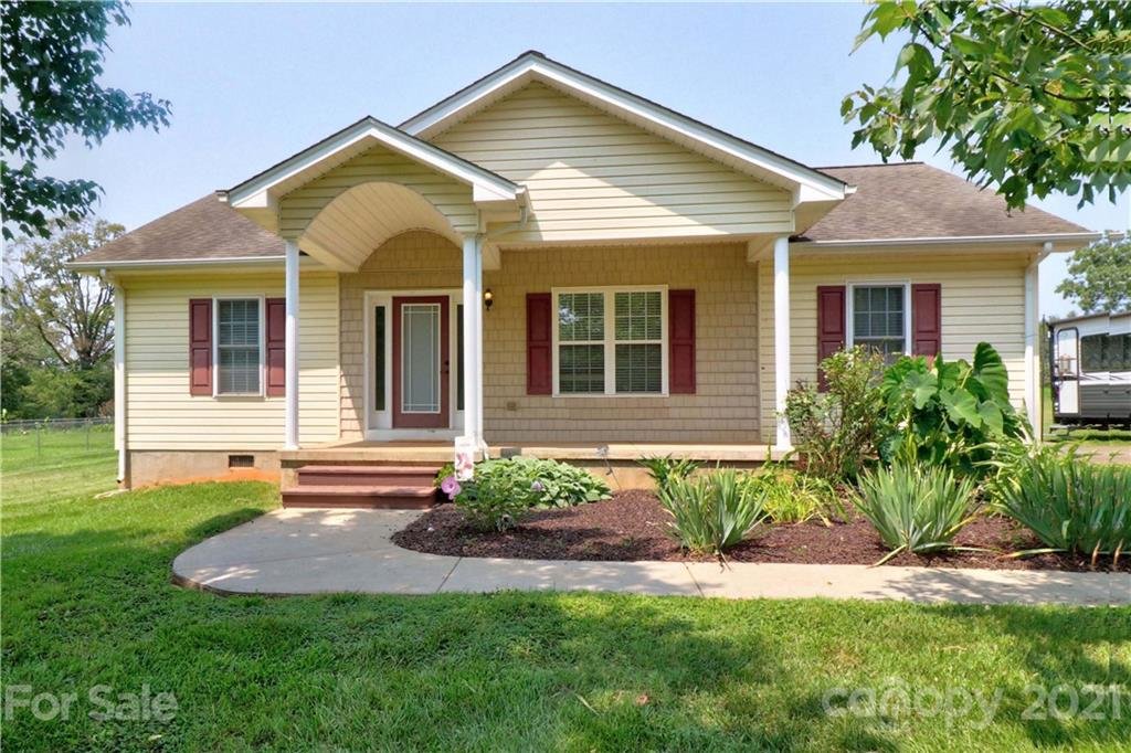 1045 Tabor Road