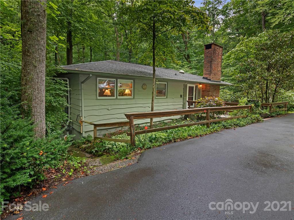 512 Robin Hood Road