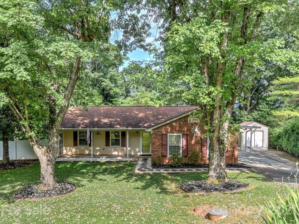 460 Creekside Drive
