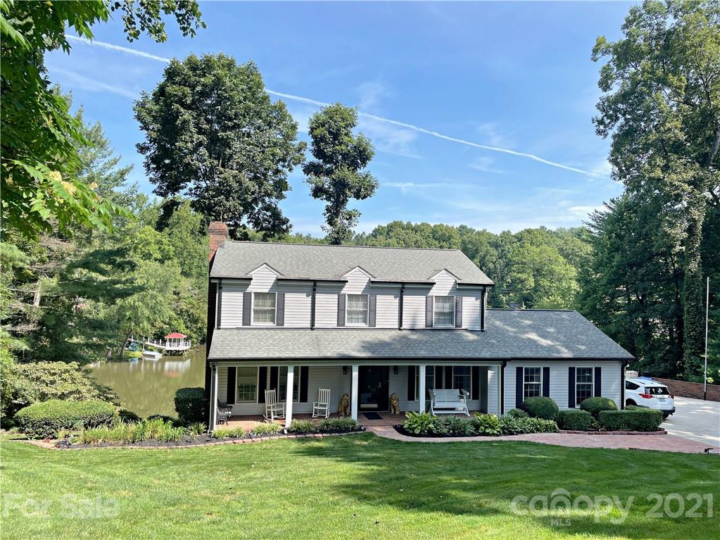 6 Woodland Circle