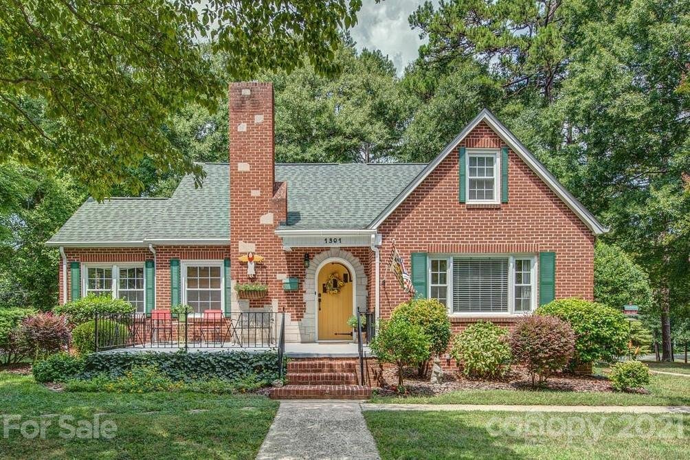 1301 Midwood Drive