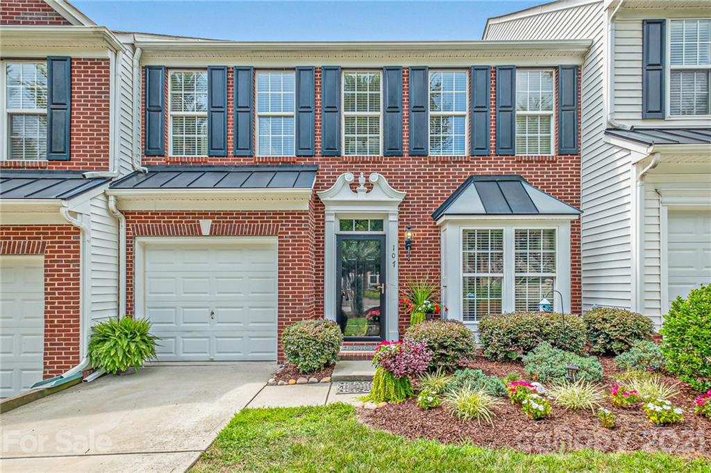 107 N Arcadian Way