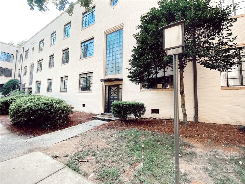 1121 Myrtle Avenue 33