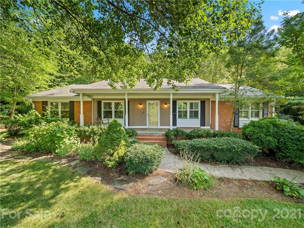 15 Woodbury Road