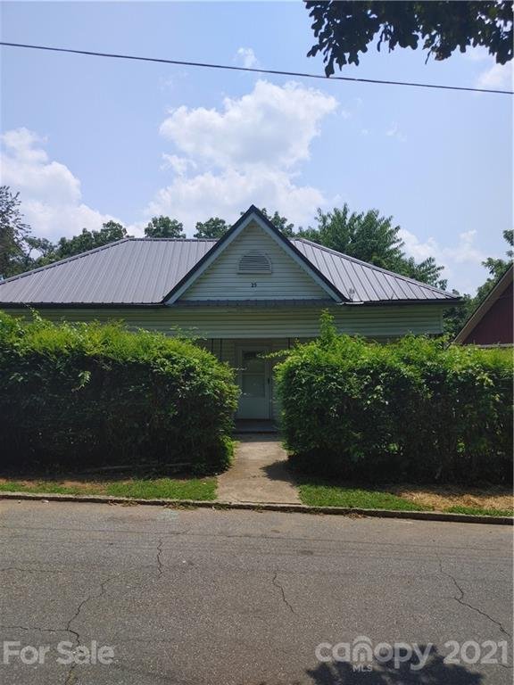 25 Woodrow Avenue