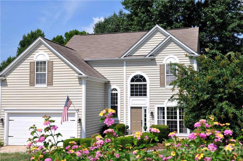 1015 Clearbrook Road