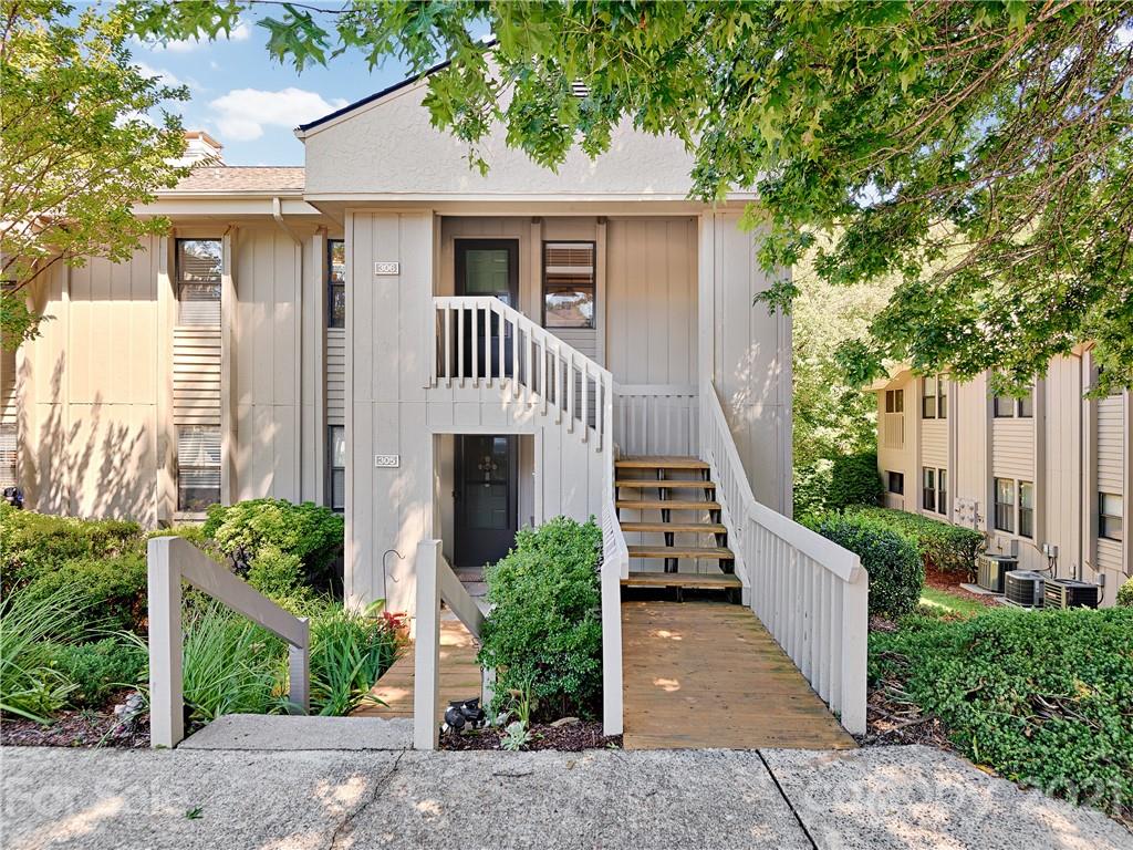 306 Abbey Circle