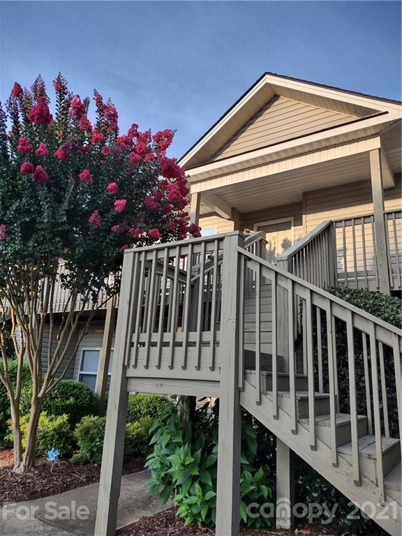 106 Carlyle Way