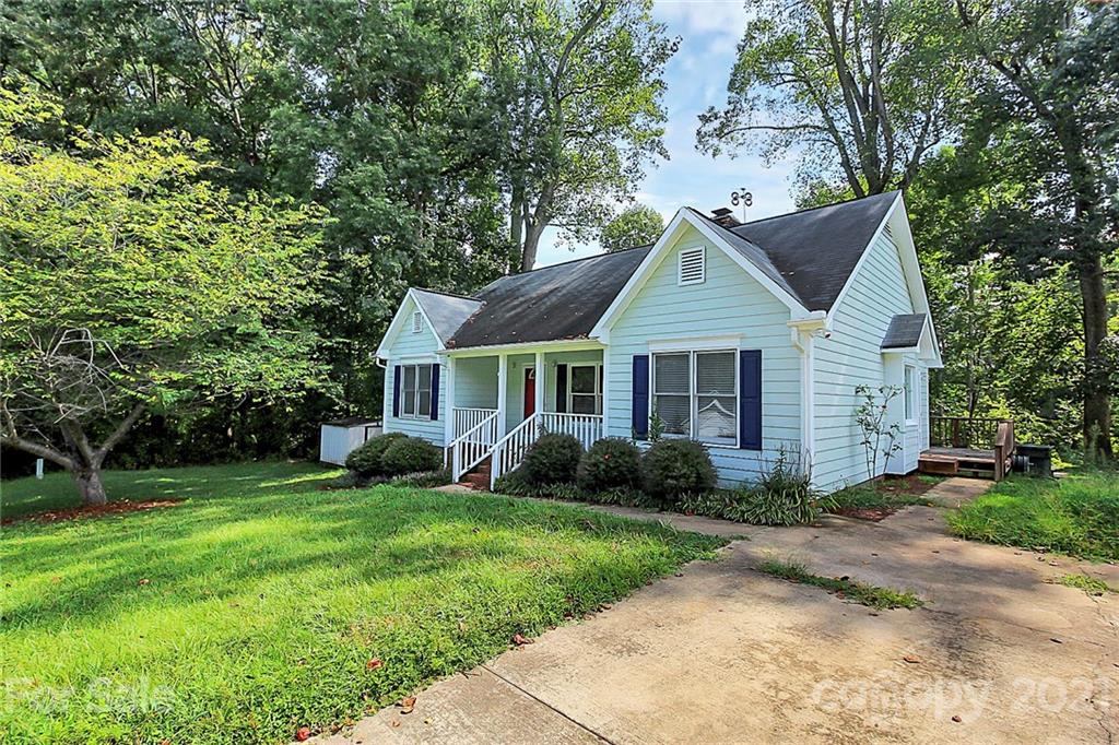 210 Red Oak Court