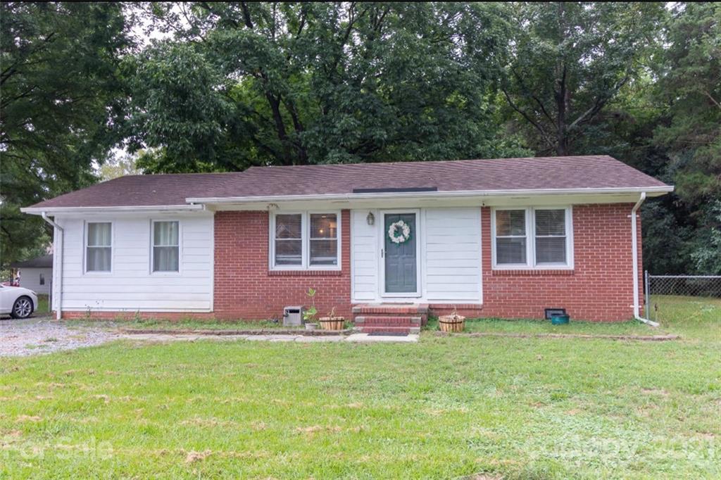 1715 Fieldcrest Circle