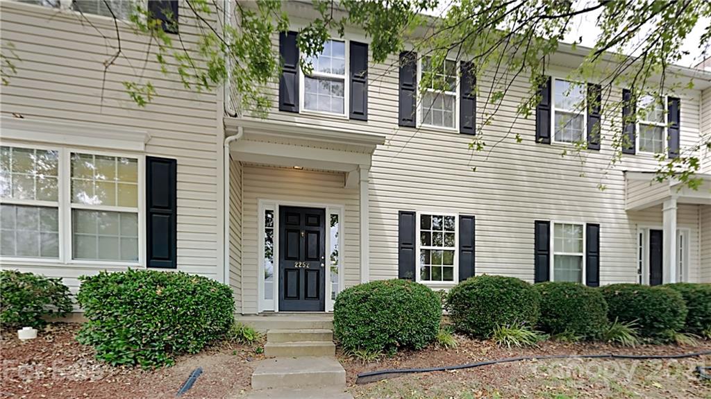 2252 Winthrop Chase Drive
