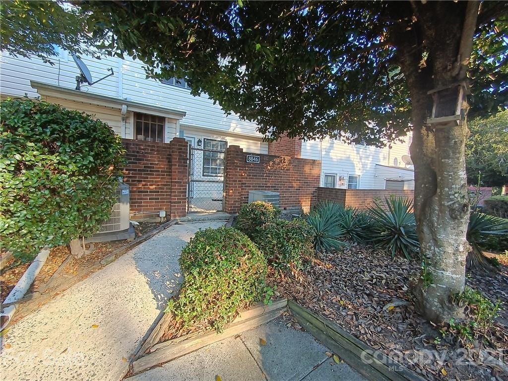 8846 Hunter Ridge Drive
