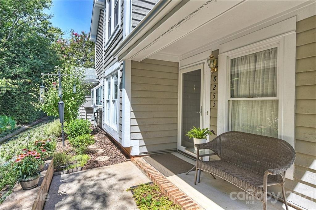 8253 Tradd Court