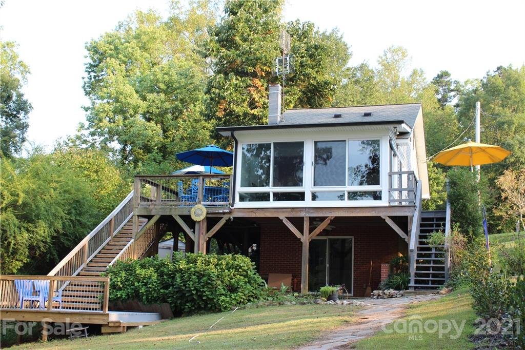 351 Lakewood Circle