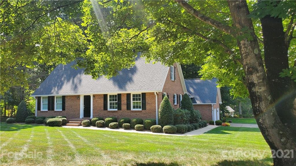1898 Fairway Drive