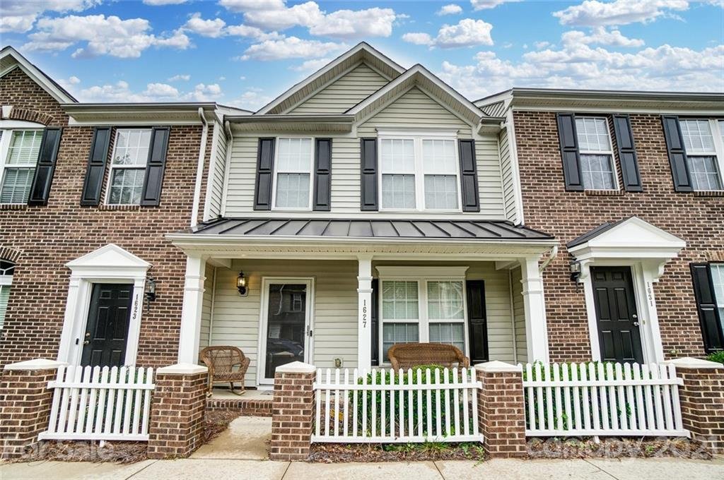 1627 Chamberside Drive
