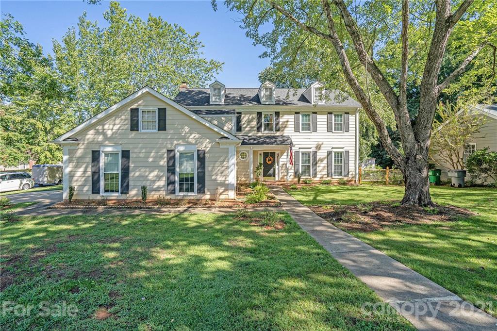 2722 Briar Ridge Drive
