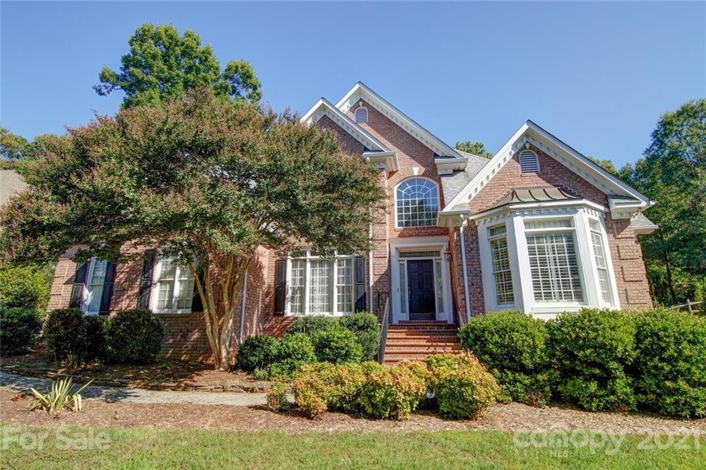 3100 Lakewood Edge Drive