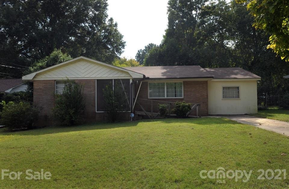 1544 W Colonial Drive