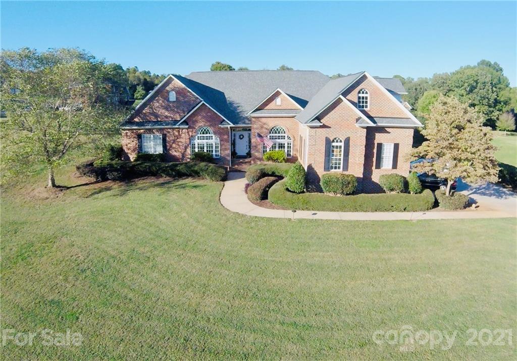103 Lakefield Court