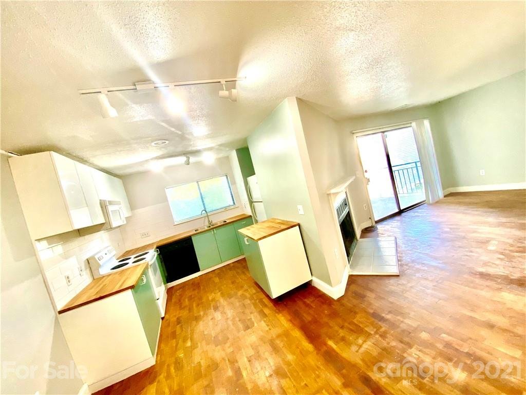 4831 Spring Lake Drive Unit D