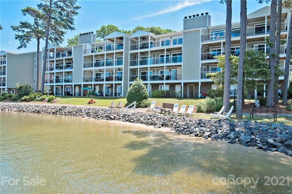 20407 Harborgate Court 402
